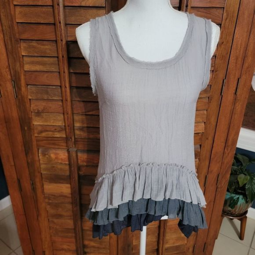 Alter'd State sleeveless Blouse‎ grey blue ruffle bottom high low size medium